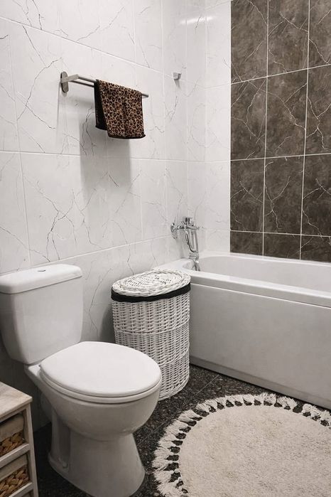 De închiriat apartament 2 camere in statiunea Mamaia zona Vega, Butoaie, cu vedere bilaterala la.mare si la lac.