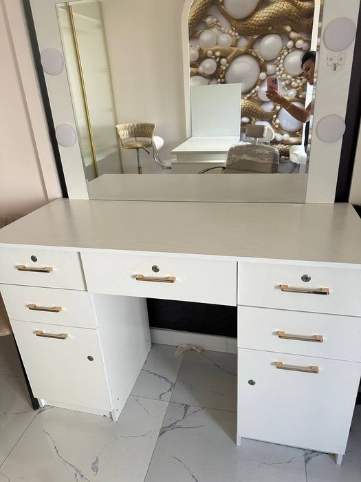Salon uchun lampale stol sotiladi.Srochne