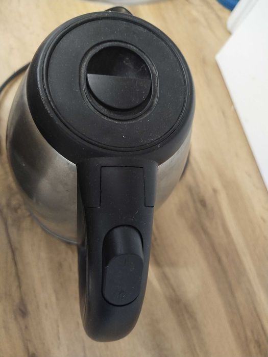 Electric kettle for hot water