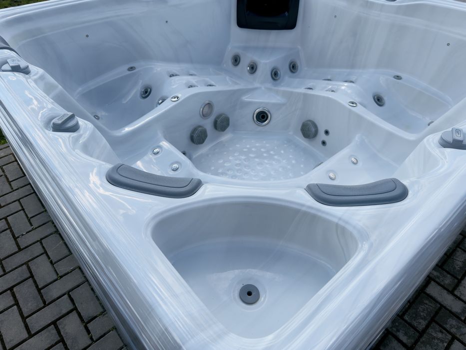 Artesian betta jacuzzi