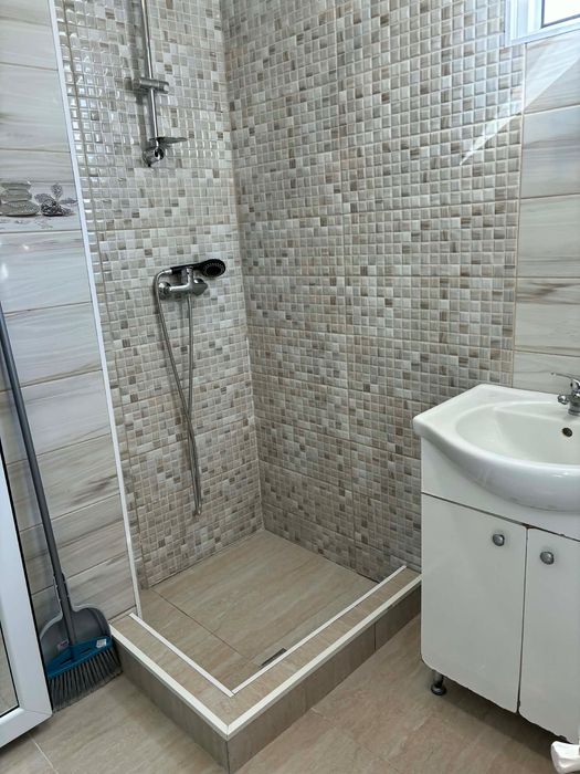 Casa 1 camera de inchiriat, strada Traian, acces stradal