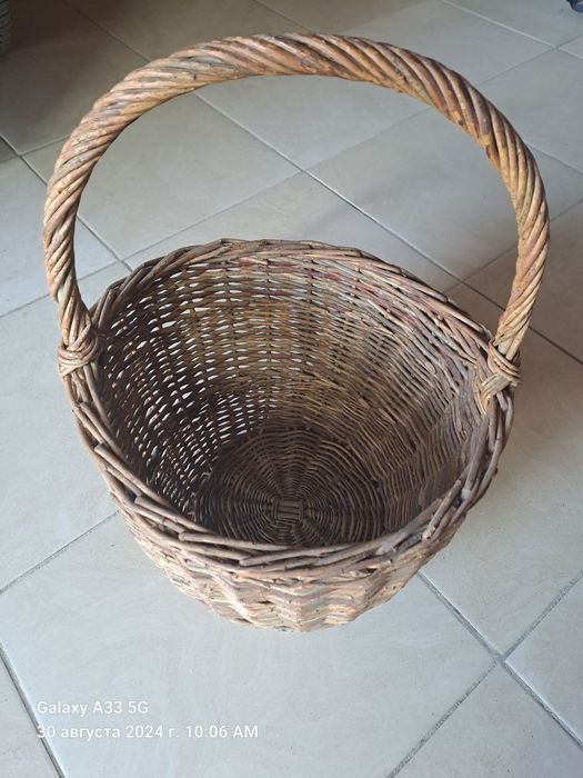 Корзина плетёная