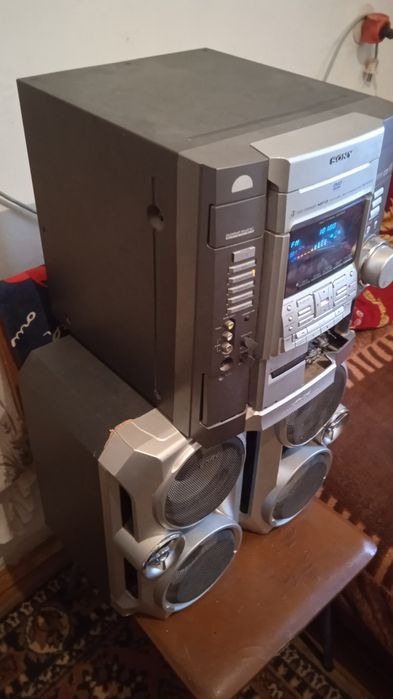 Муз.центр Sony MHC RV600D