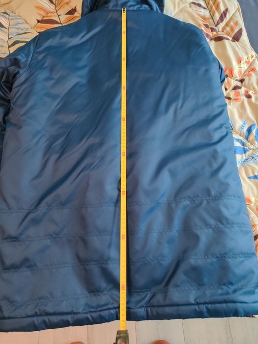 Продавам дебела зимна парка на Испания