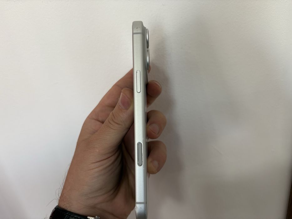 iPhone 17 Pro Max Silver.Pentru Piese \ Recarosare