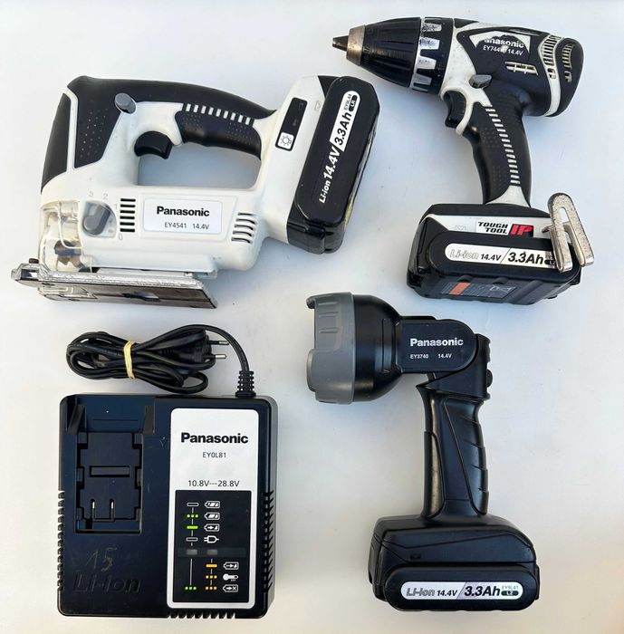 Panasonic 14.4V - Акумулаторен сет зеге, винтоверт и фенер
