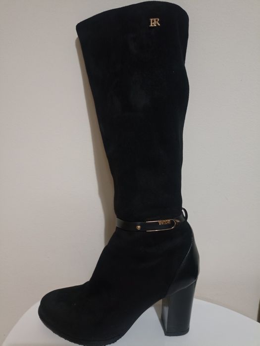 Велурени ботуши на ток