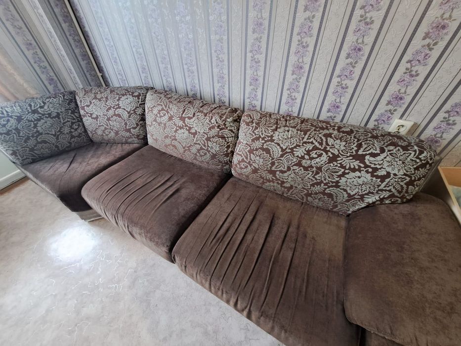 Продам б/у диван в хорошем состоянии