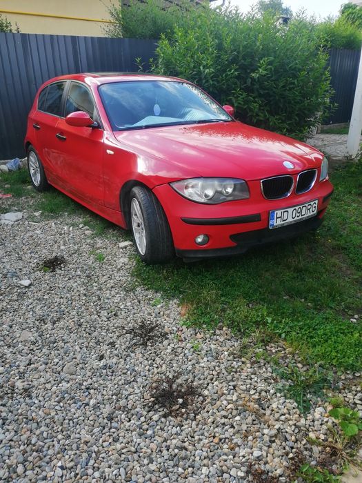 Vand BMW 116 rosu