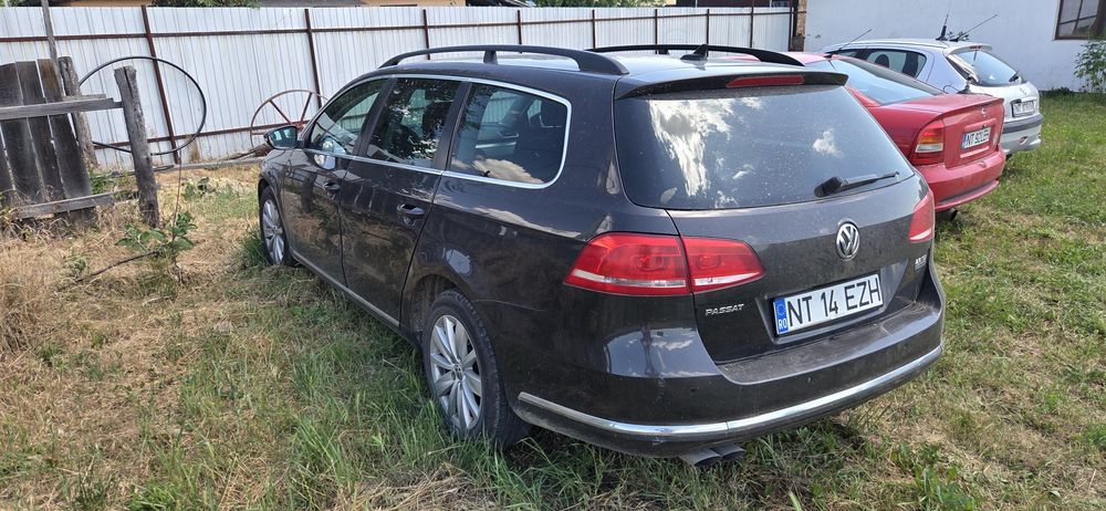 VOLKSWAGEN Passat 2011