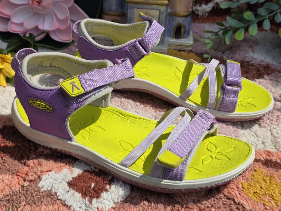 Keen сандали в лилаво N36