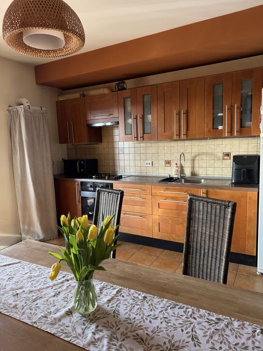 Apartament de inchiriat 2 camere, 64mp, lift, loc de parcare, zona Mehala, etaj 2 din 3, terasa 15mp, 10-15 minute Iulius Mall