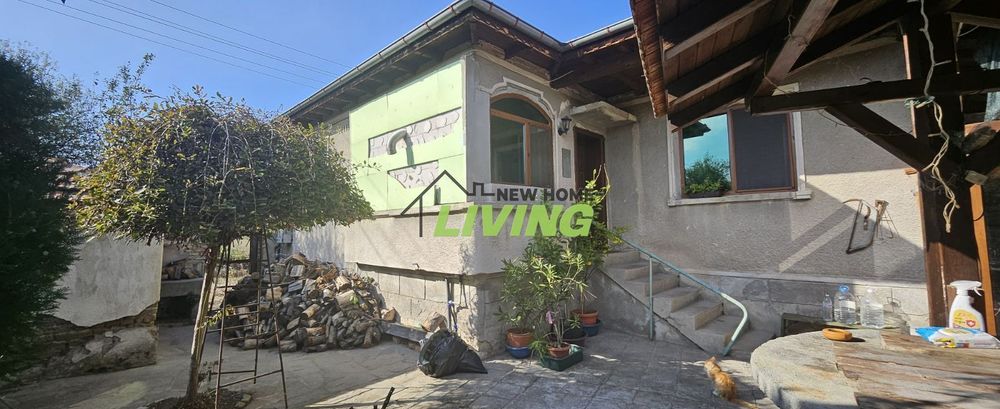 Къща в Пловдив, област-с.Златовръх площ 68 цена 105300