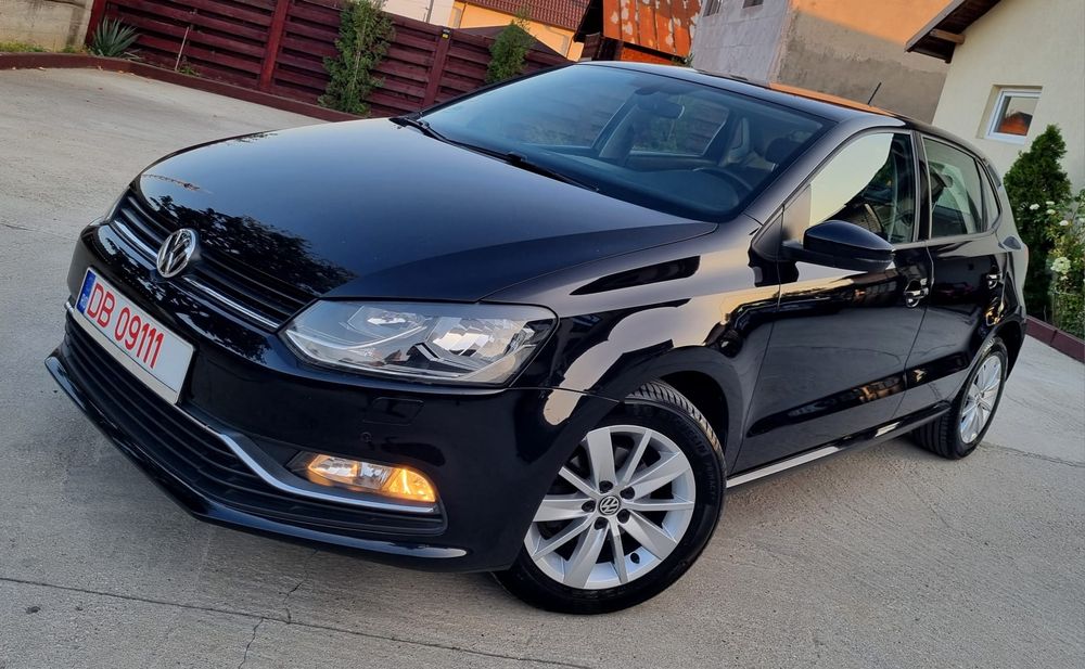 VOLKSWAGEN Polo