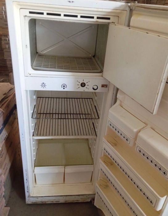 Холодилник Сино нормалный состаяние