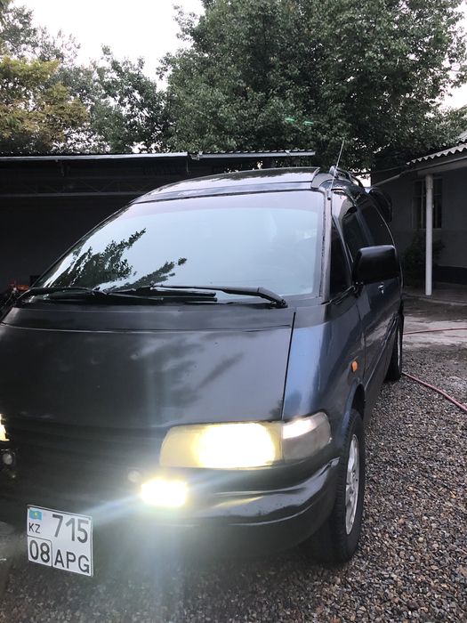 Продаю Toyota Previa мотор стук,салон,кпп,ходовка в отличном состоянии