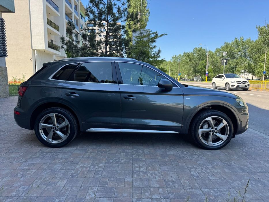 Audi Q5 Model S-line Int+EXT/2.0d 190cp Euro6/Camere 360/