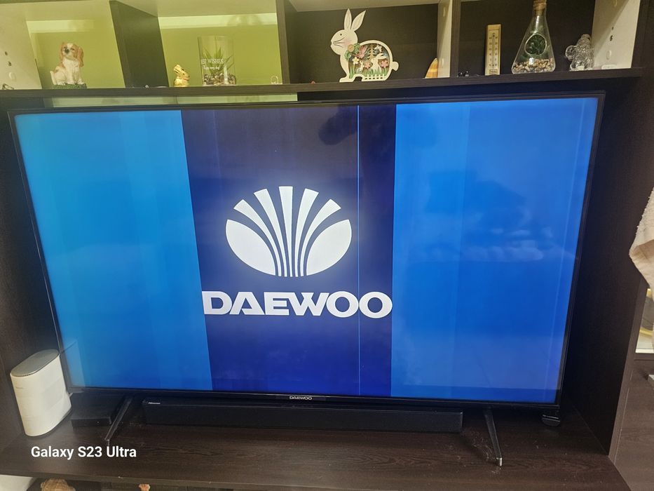Продавам телевизор Daewoo 55" за части