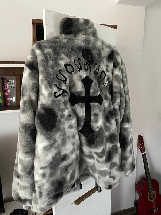 Geaca din blana brodata