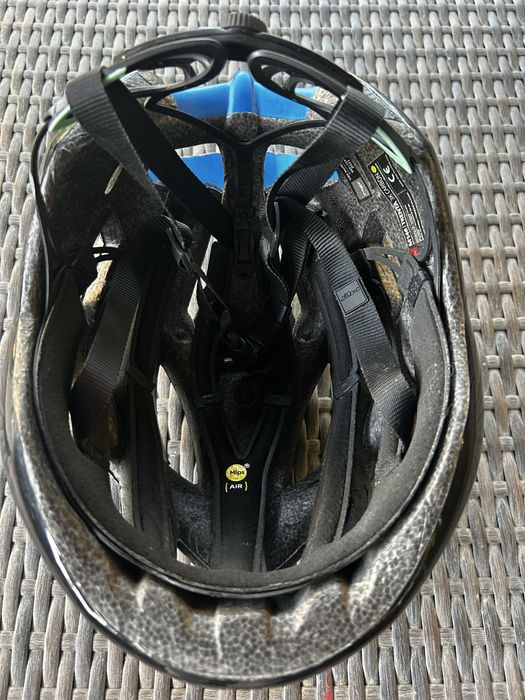 Casca Met Trenta 3k Carbon Mips