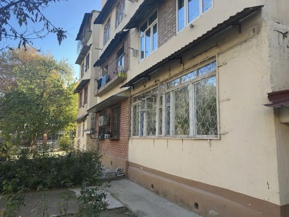 #2031

Мирзо-Улугбекский район
массив Феруза, быв.кинотеатр Феруза