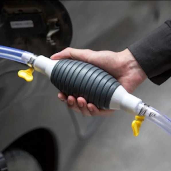 Furtun Transfer Lichide Combustibil 2m Cu Pompa Amorsare Cauciuc