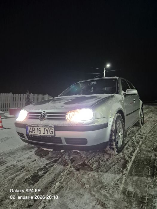 Vând Golf 4 1.6 16V
