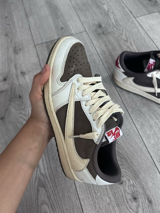 Jordan 1 Travis Scott reverse mocha