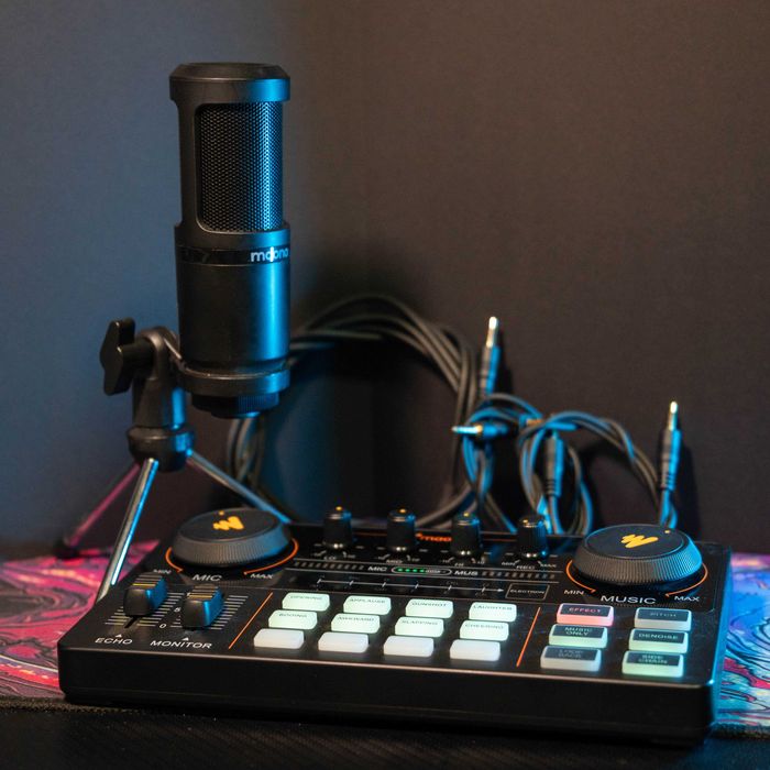 Pachet Interfață audio / Mixer, Podcast / Streaming MAONO MaonoCaster Lite AU-AM200-S1 - Mixer + Mic