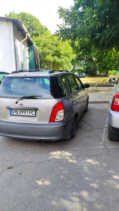 Продавам Кия Каренс 2001 г 1.8 110 коня