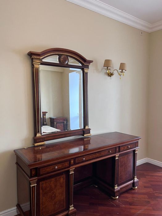 Продам спальный гарнитур