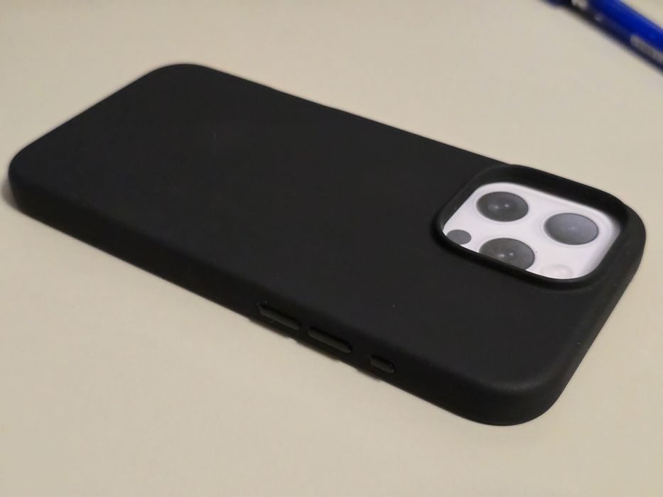 Husa iPhone 16 pro max - Elago Black