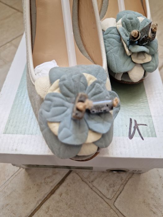 Pantofii dama din  piele intoarsa