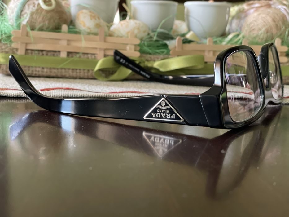 Готови за употреба очила с оригинална рамка на PRADA