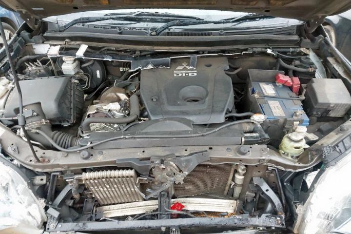 Dezmembrez Mitsubishi L200 5