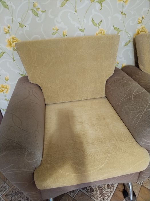 Продам 2 кресла.Срочно.