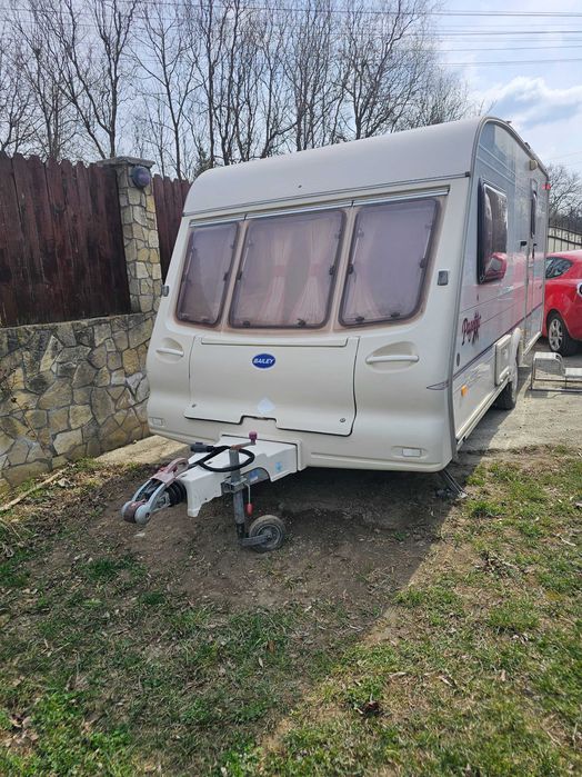 Rulota Bailey Pageant Monarch FULL OFF GRID baterie 2.4 kWh + Mover