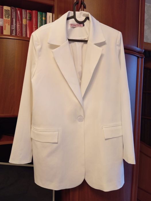 Продается Костюм