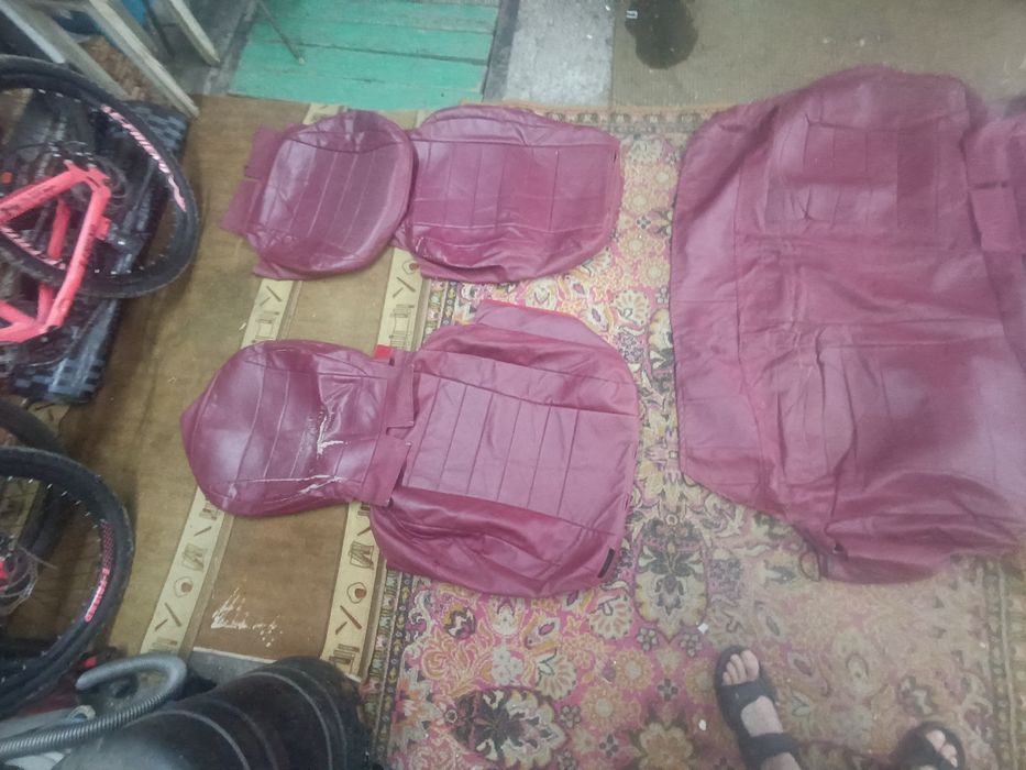 Продам авточехлы продам