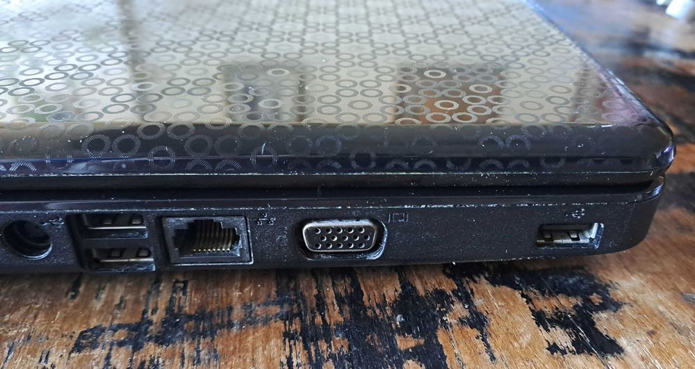 лаптоп Dell Inspiron N5030, Windows 7 Ultimate