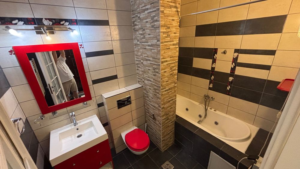 Se închiriază apartament 2 camere DECOMANDAT