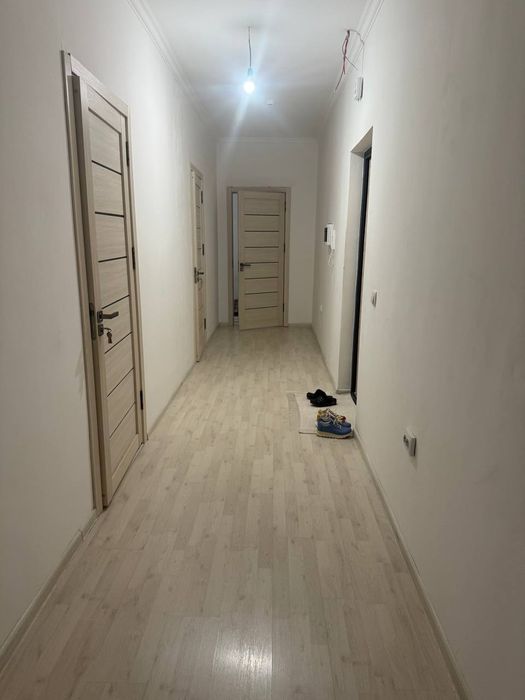 3 xonali uy sotiladi narxini kelishamiz
