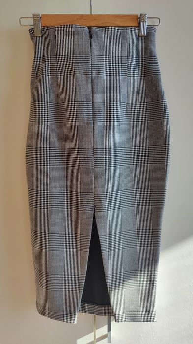 Нова дълга пола с висока талия HM - XS с етикета