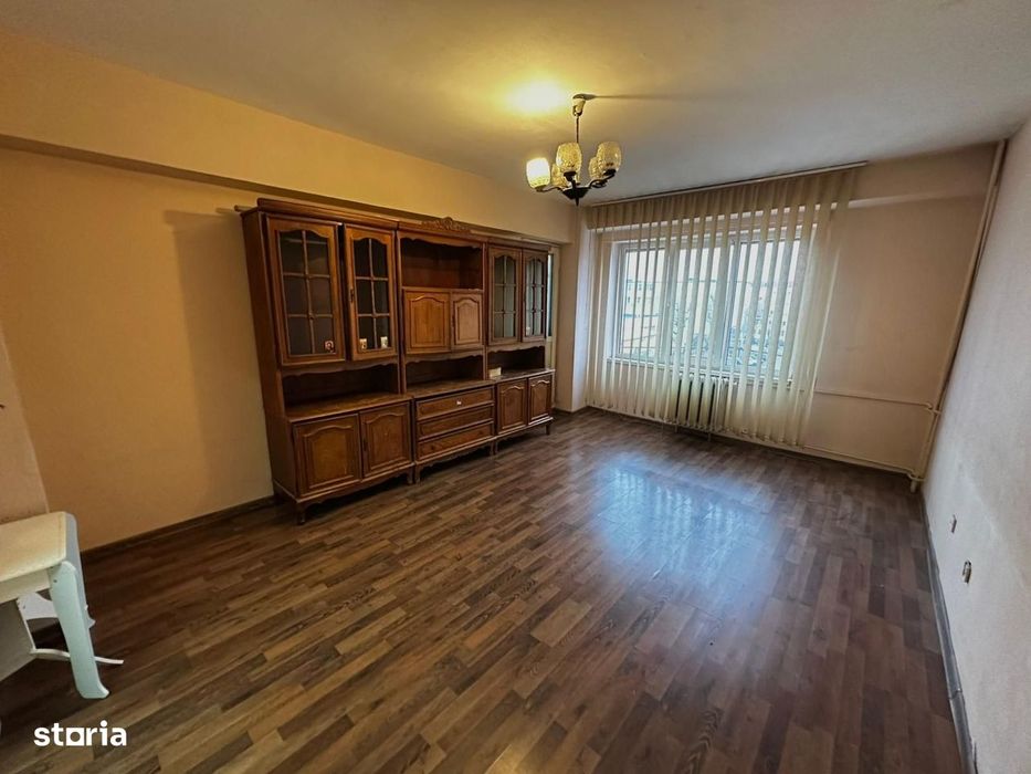 Apartament 3 camere Velenta