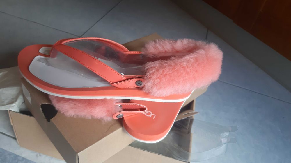 Дамски обувки UGG и REPLAY