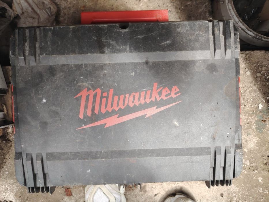 Акумуланорна нитачка Milwaukee M12 BPRT-201X