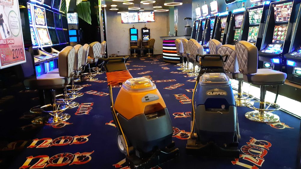 Spalare curatare  mocheta-canapele-firma curatenie Pitesti