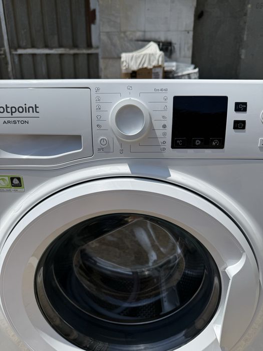 Продавам пералня Hotpoint Ariston