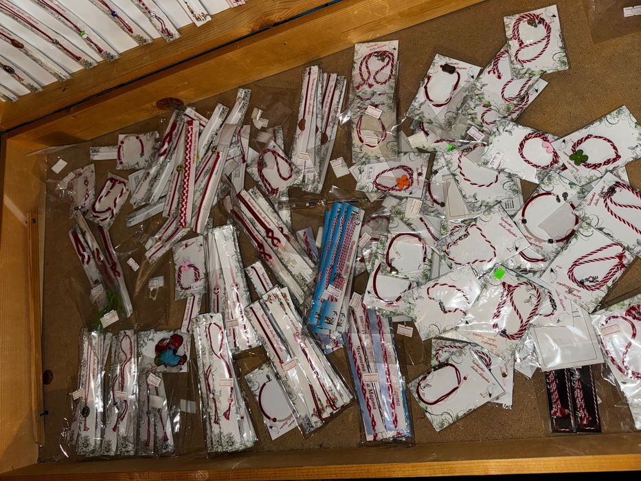 Мартеници/материали/маси за мартеници/шатра