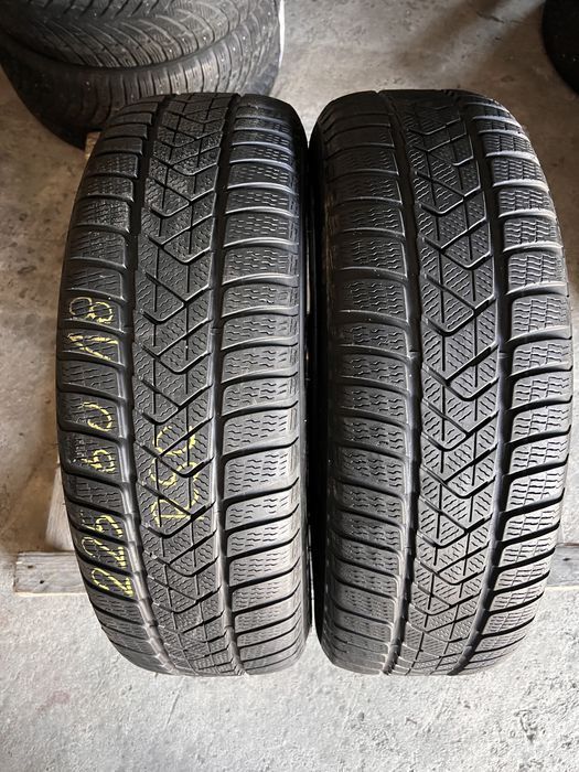 2 anvelope iarna 225/60/18 , pirelli , runflat , 6 mm